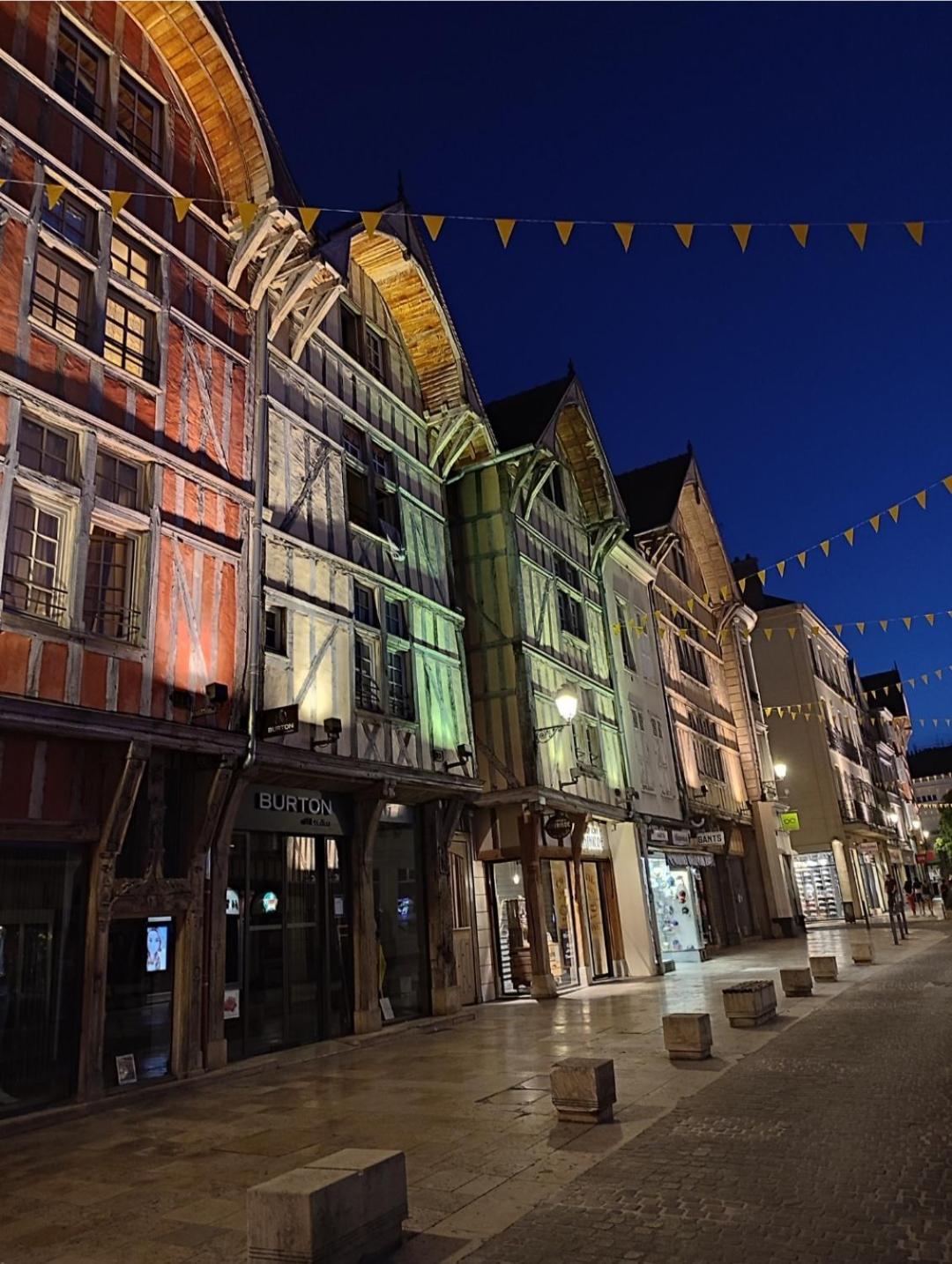 Appartement Cosy Tout Confort Troyes Zewnętrze zdjęcie